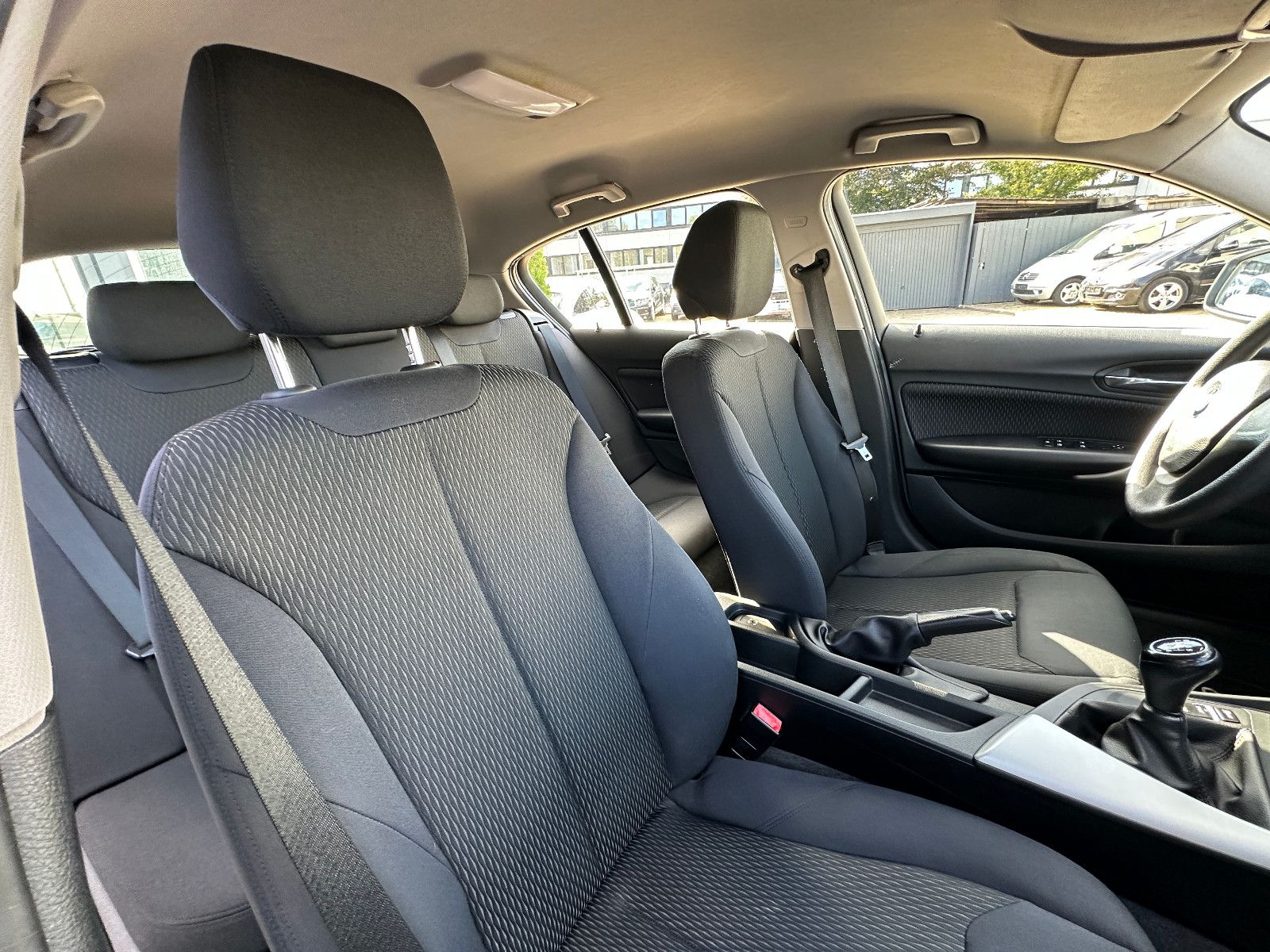 Fahrzeugabbildung BMW 118 Lim. 5-trg. HU neu Klima SH Alu