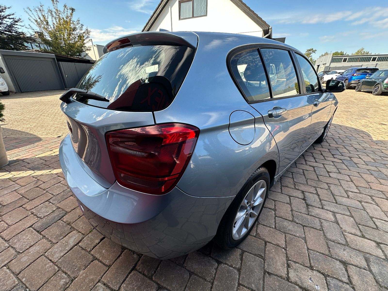 Fahrzeugabbildung BMW 118 Lim. 5-trg. HU neu Klima SH Alu