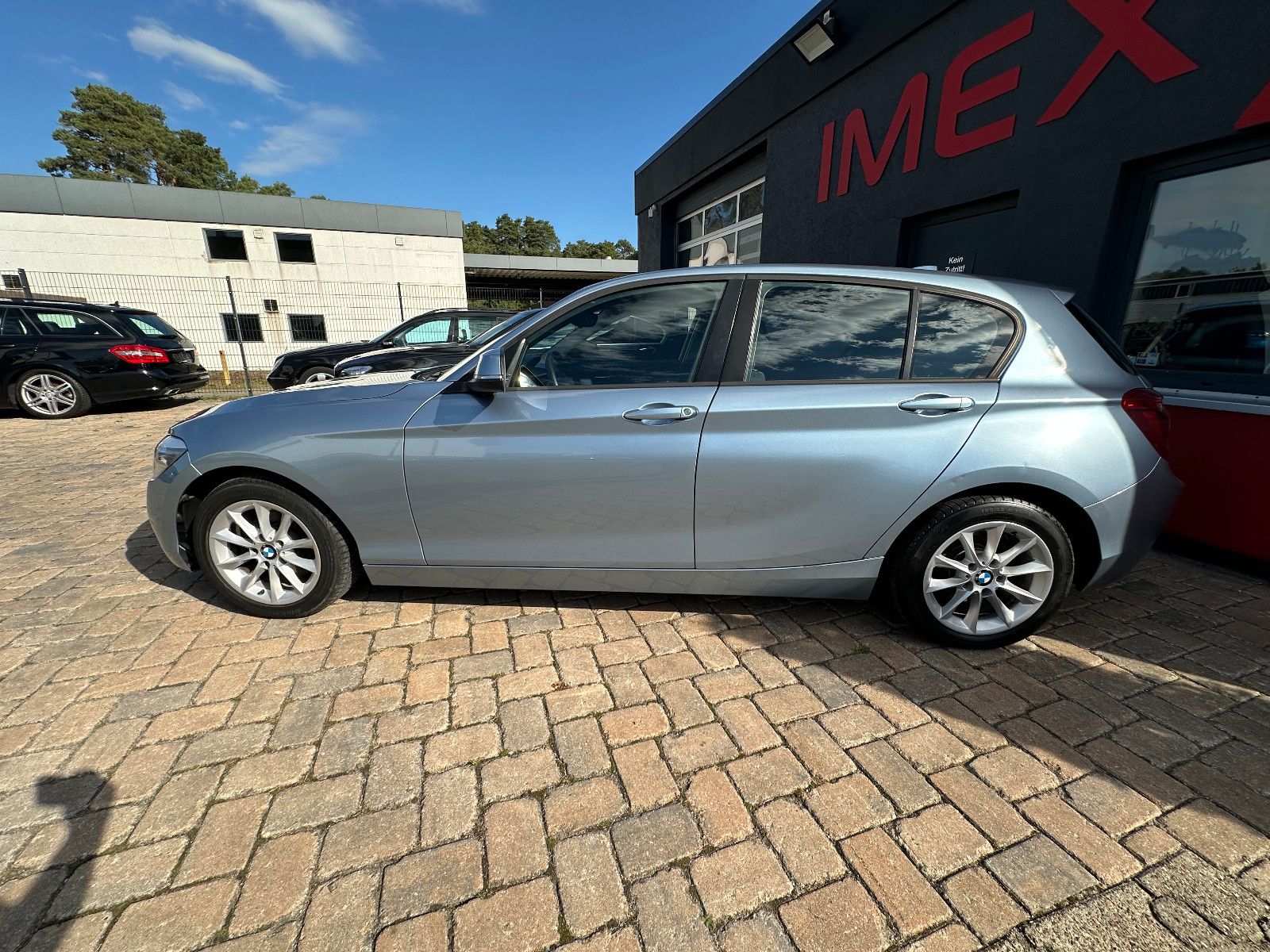 Fahrzeugabbildung BMW 118 Lim. 5-trg. HU neu Klima SH Alu