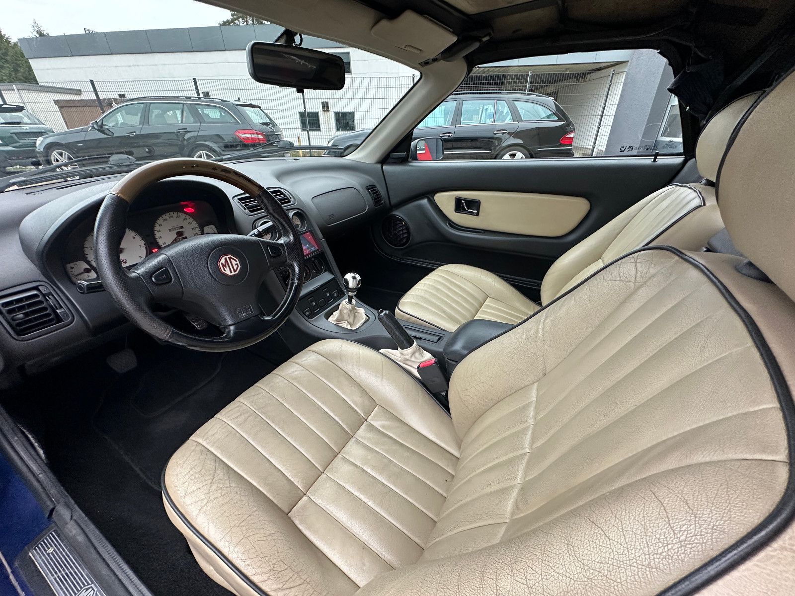 Fahrzeugabbildung MG MGF 1.8i 88 kW HU 6/27 Leder Alu