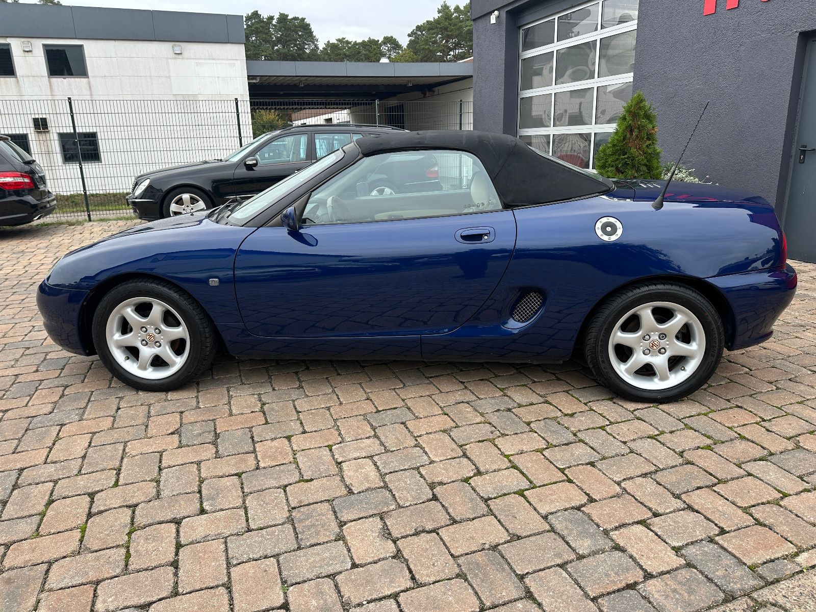 Fahrzeugabbildung MG MGF 1.8i 88 kW HU 6/27 Leder Alu