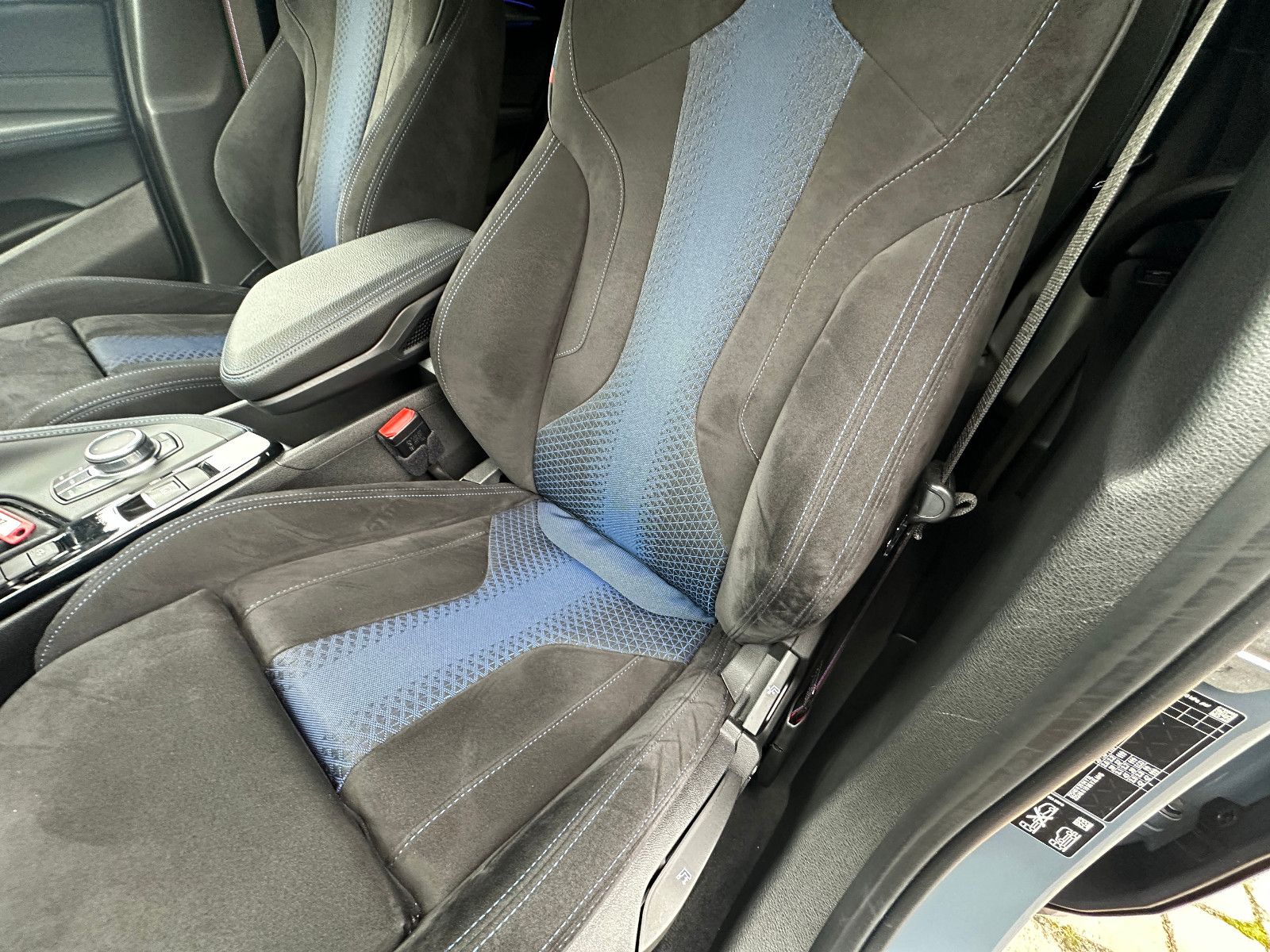 Fahrzeugabbildung BMW X2 xDrive M35 i 2.0 306 PS LED Navi