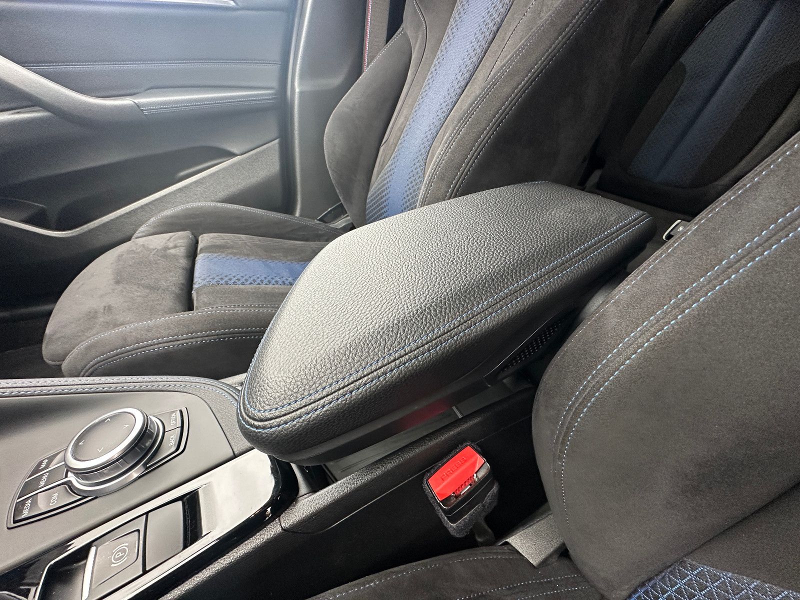 Fahrzeugabbildung BMW X2 xDrive M35 i 2.0 306 PS LED Navi