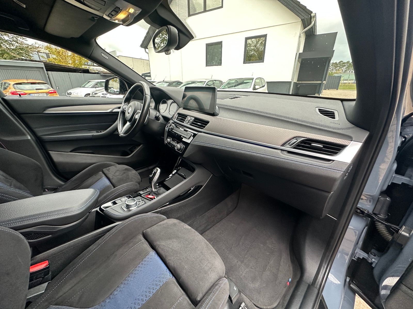 Fahrzeugabbildung BMW X2 xDrive M35 i 2.0 306 PS LED Navi