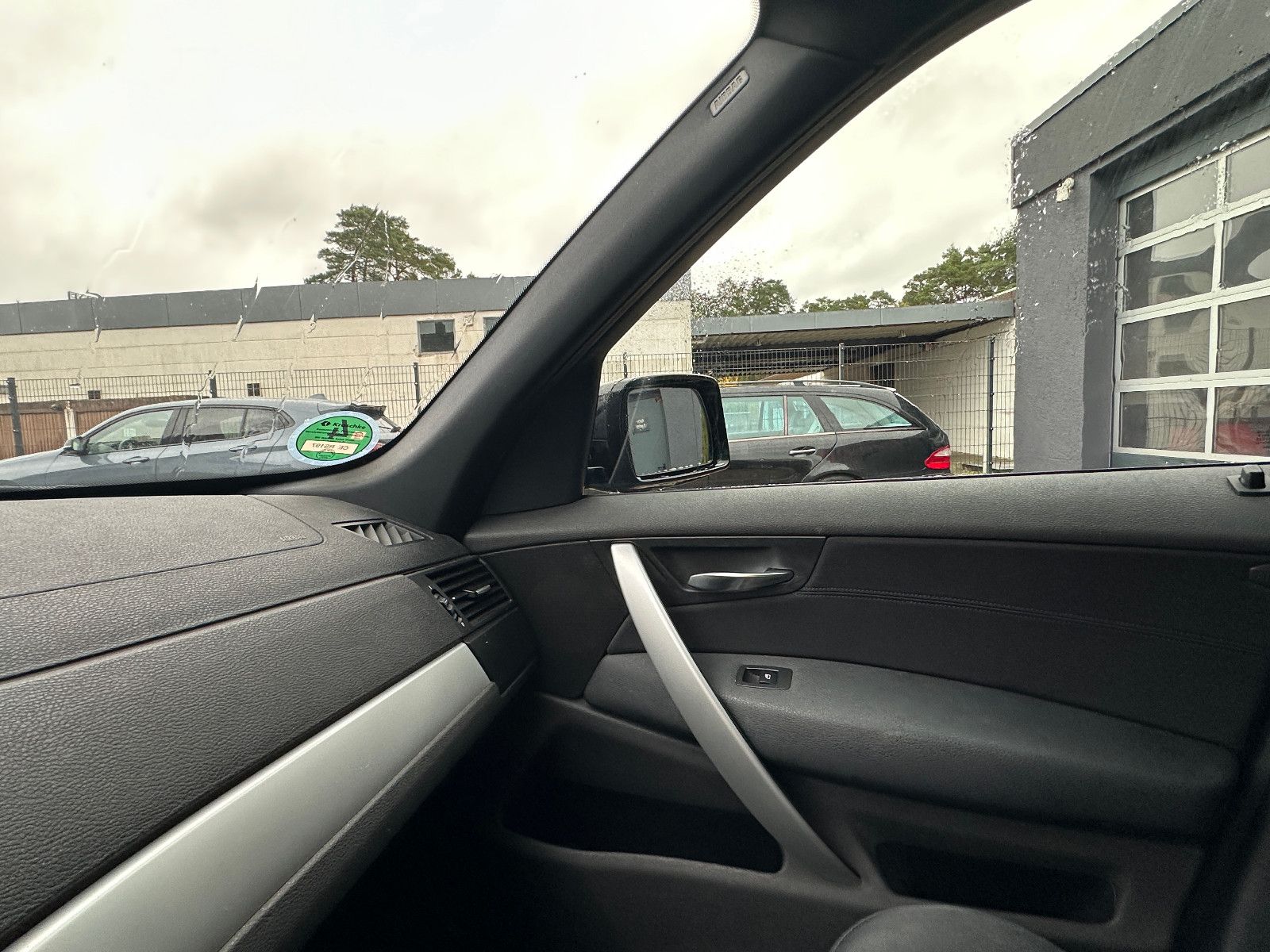 Fahrzeugabbildung BMW X3 xDrive 20d 177 PS HU 10/26 M-Paket