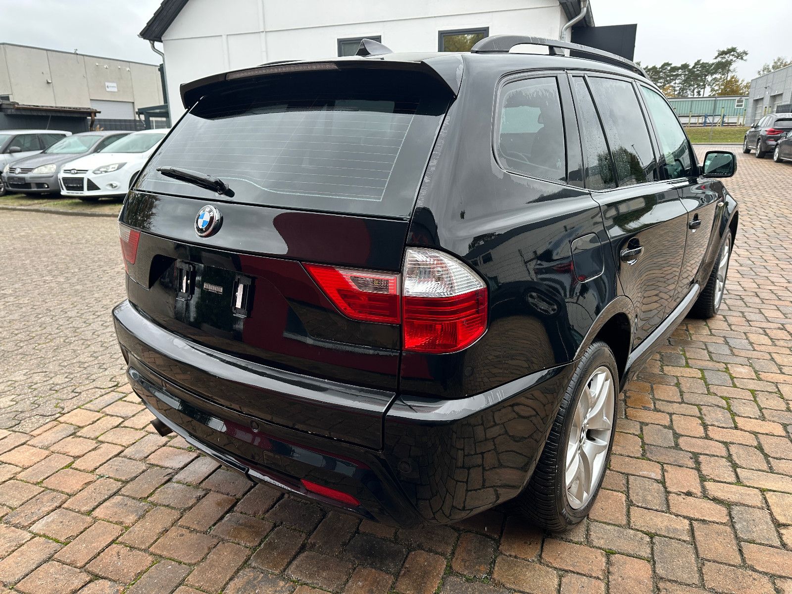Fahrzeugabbildung BMW X3 xDrive 20d 177 PS HU 10/26 M-Paket