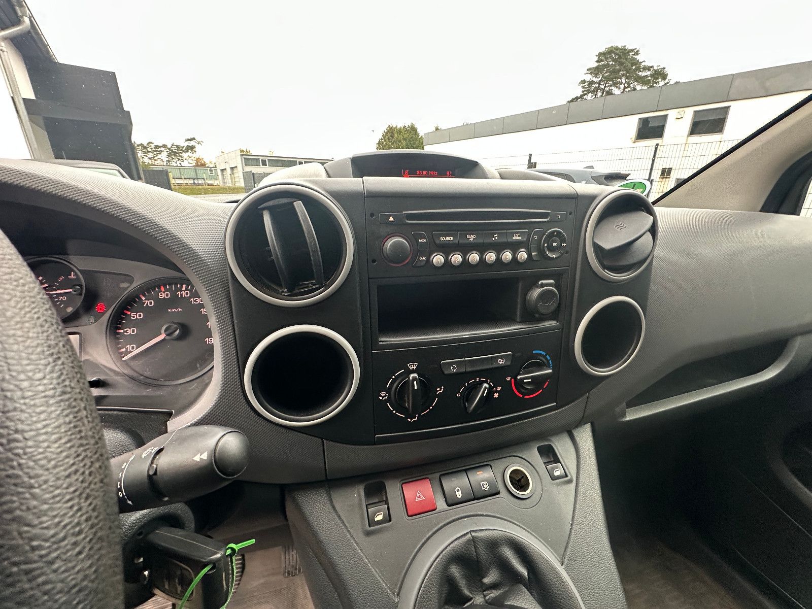 Fahrzeugabbildung Citroën Berlingo Kasten Business L1 1.6 98 PS Hu neu