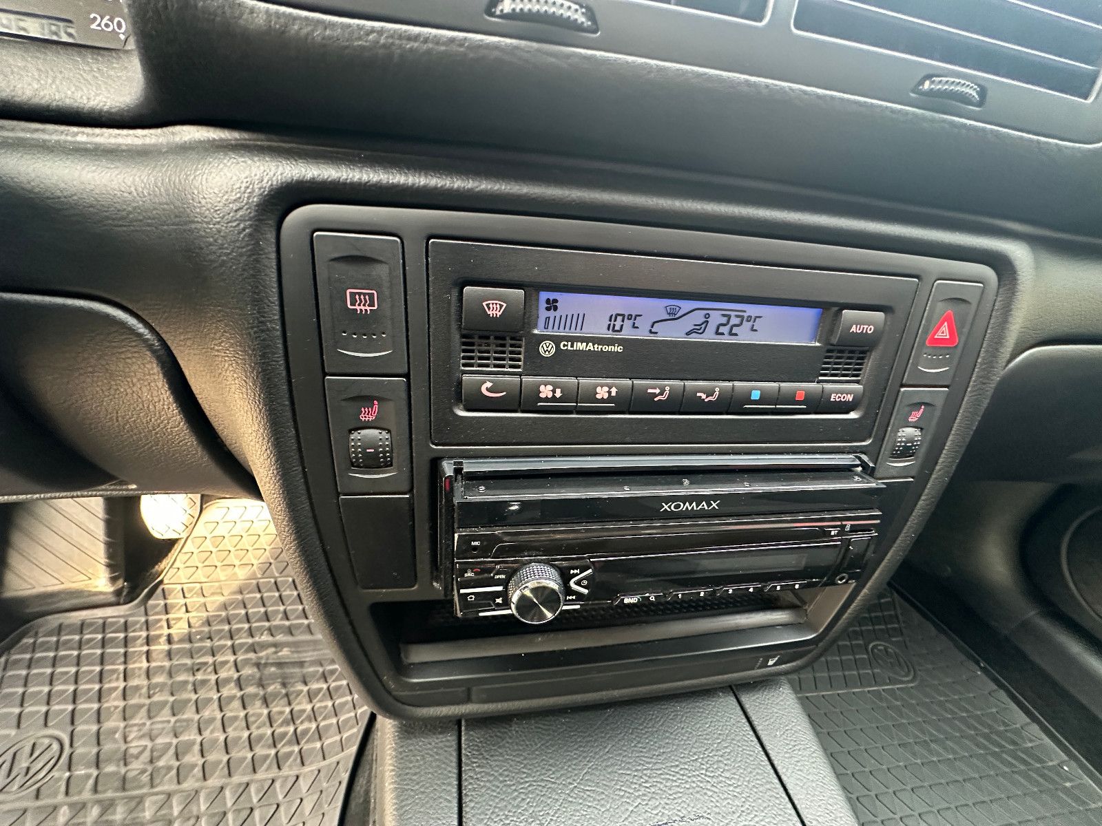 Fahrzeugabbildung Volkswagen Passat Trendline 1.6 101 PS HU neu Klima SH