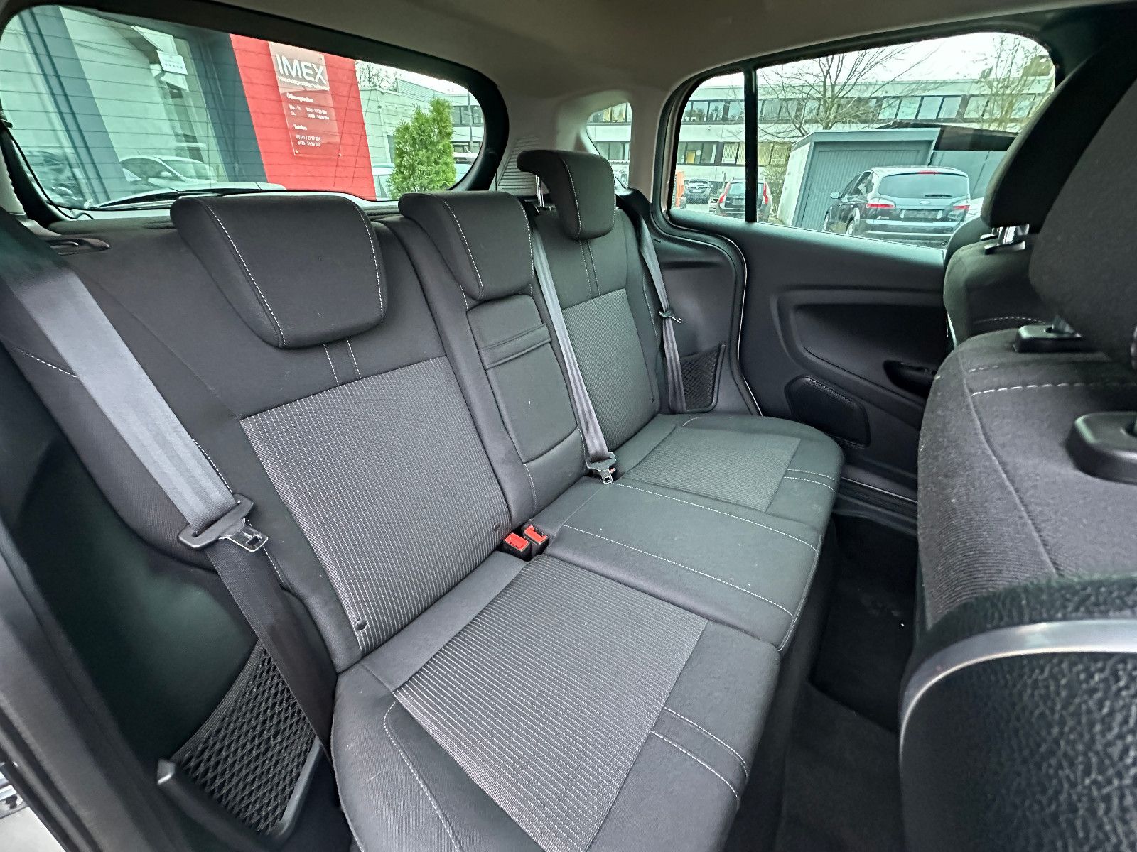 Fahrzeugabbildung Ford B-MAX Titanium 1.6 95 PS HU neu SH