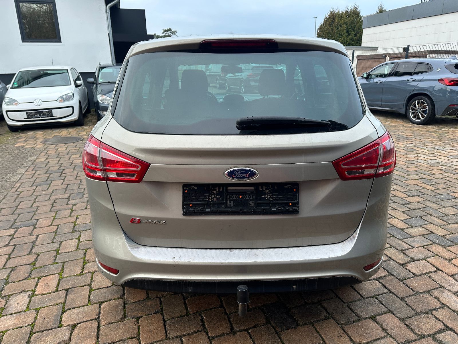 Fahrzeugabbildung Ford B-MAX Titanium 1.6 95 PS HU neu SH