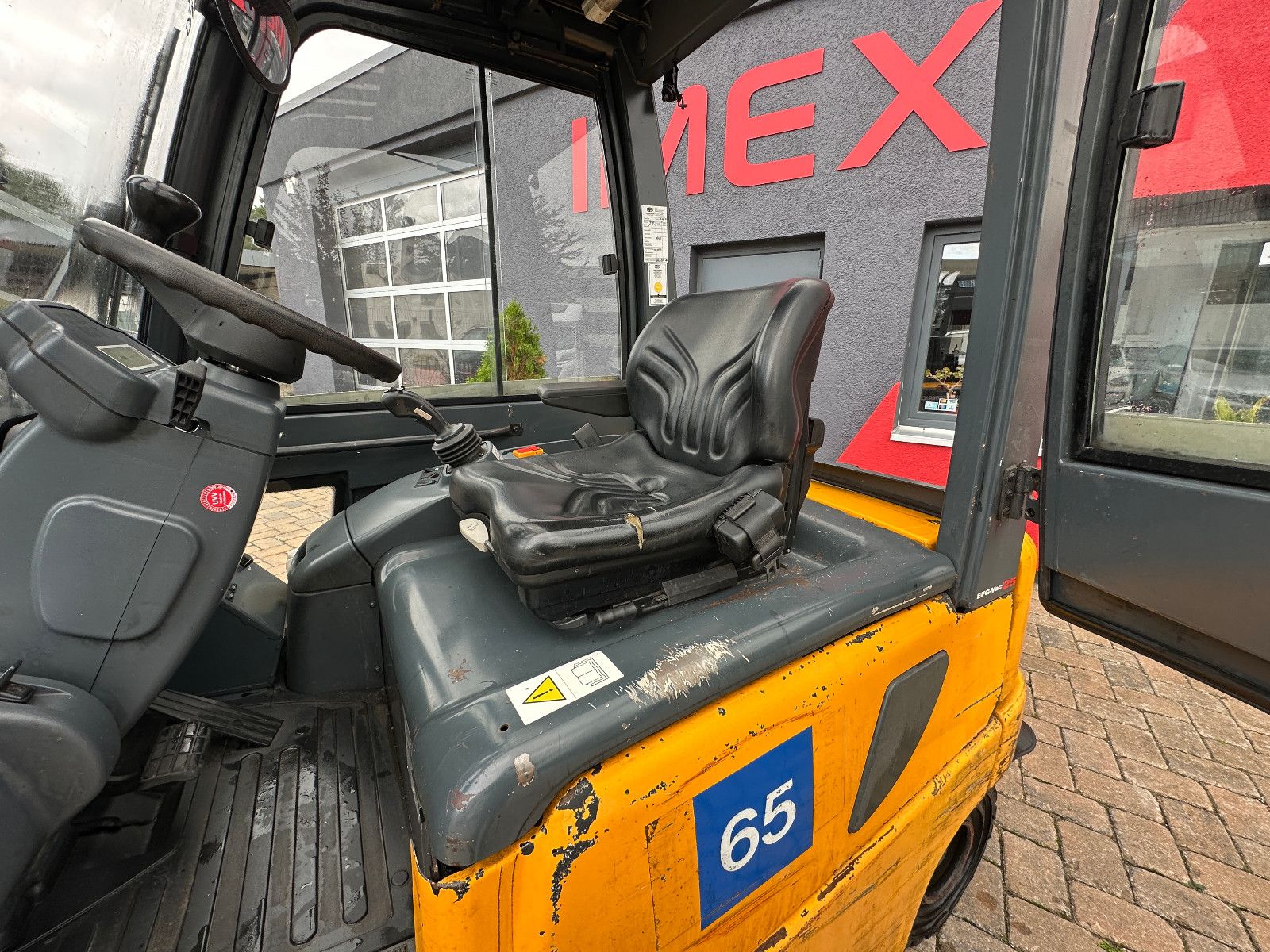 Fahrzeugabbildung Jungheinrich Batterien neu incl. Ladegerät