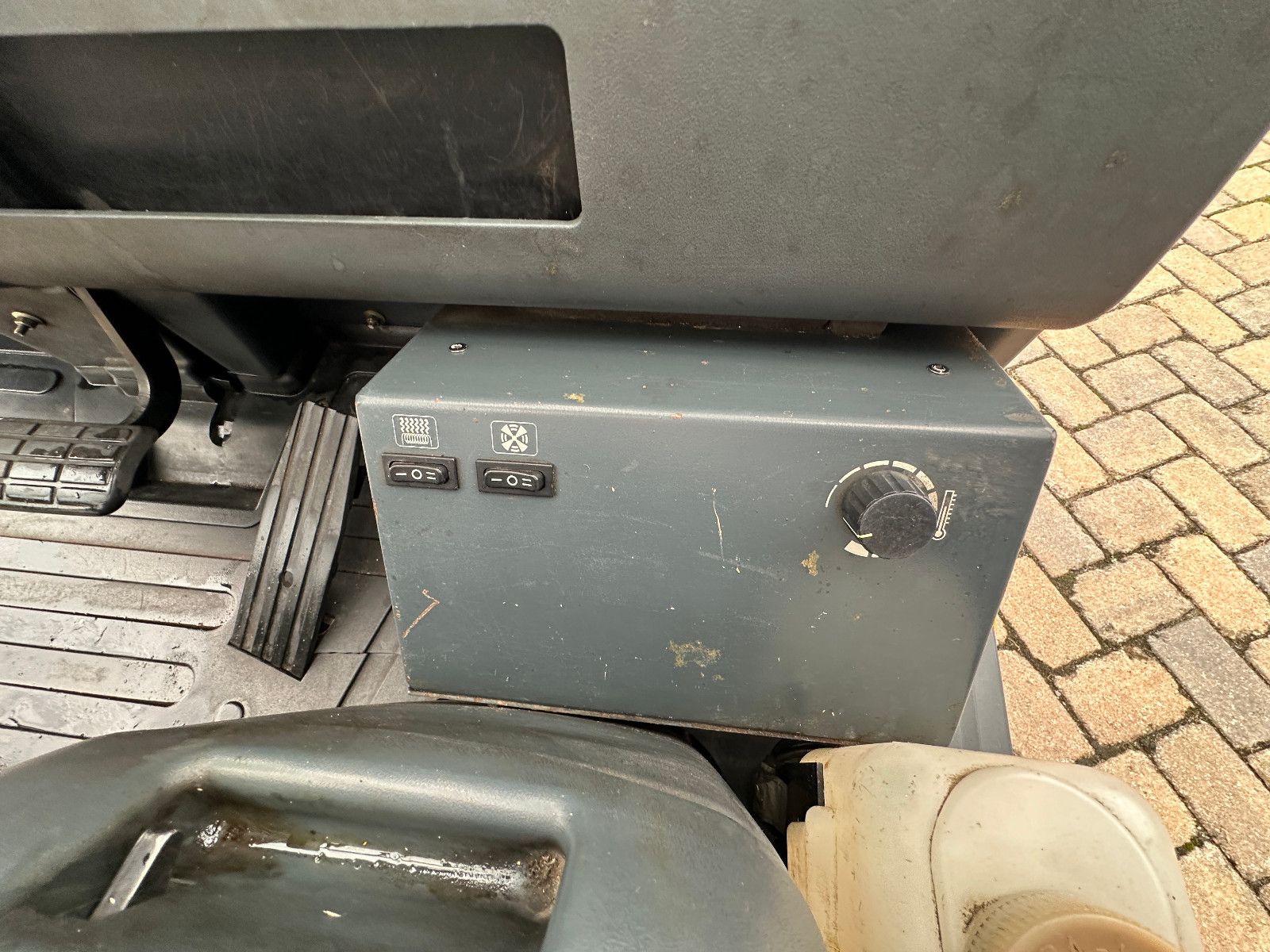 Fahrzeugabbildung Jungheinrich Batterien neu incl. Ladegerät