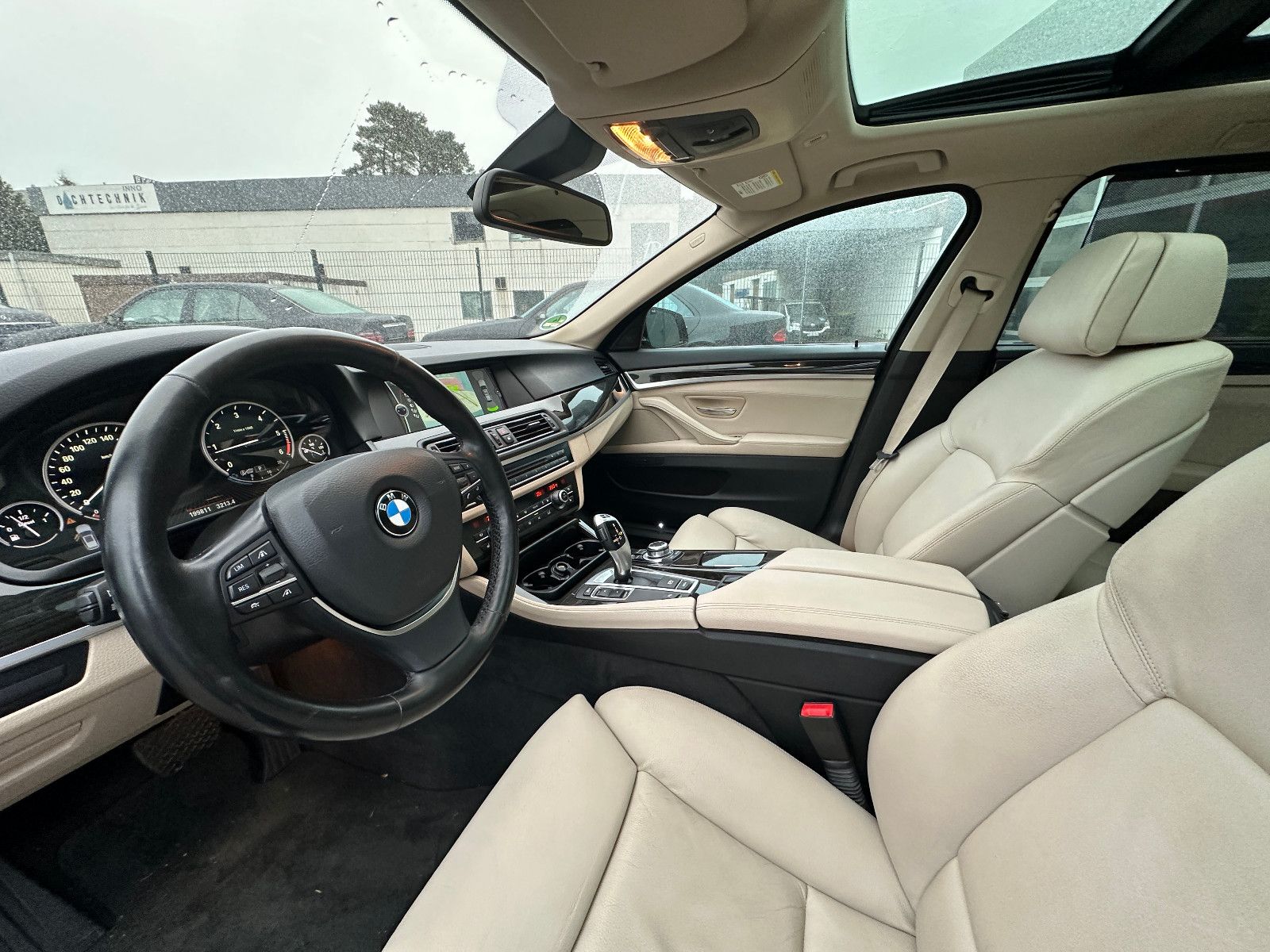 Fahrzeugabbildung BMW 535d 313 PS HU neu Leder Pano Sport SH Navi HU