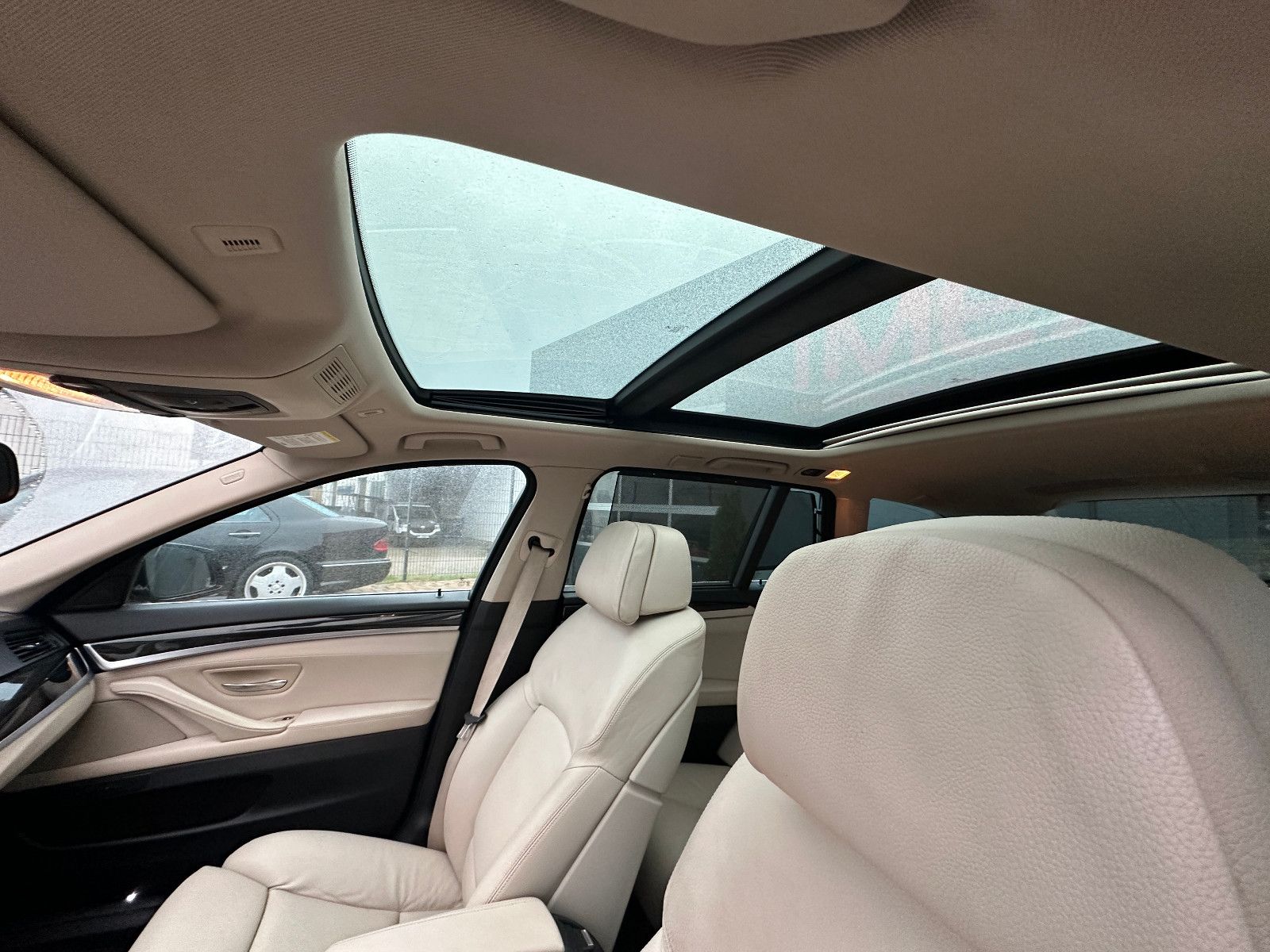 Fahrzeugabbildung BMW 535d 313 PS HU neu Leder Pano Sport SH Navi HU