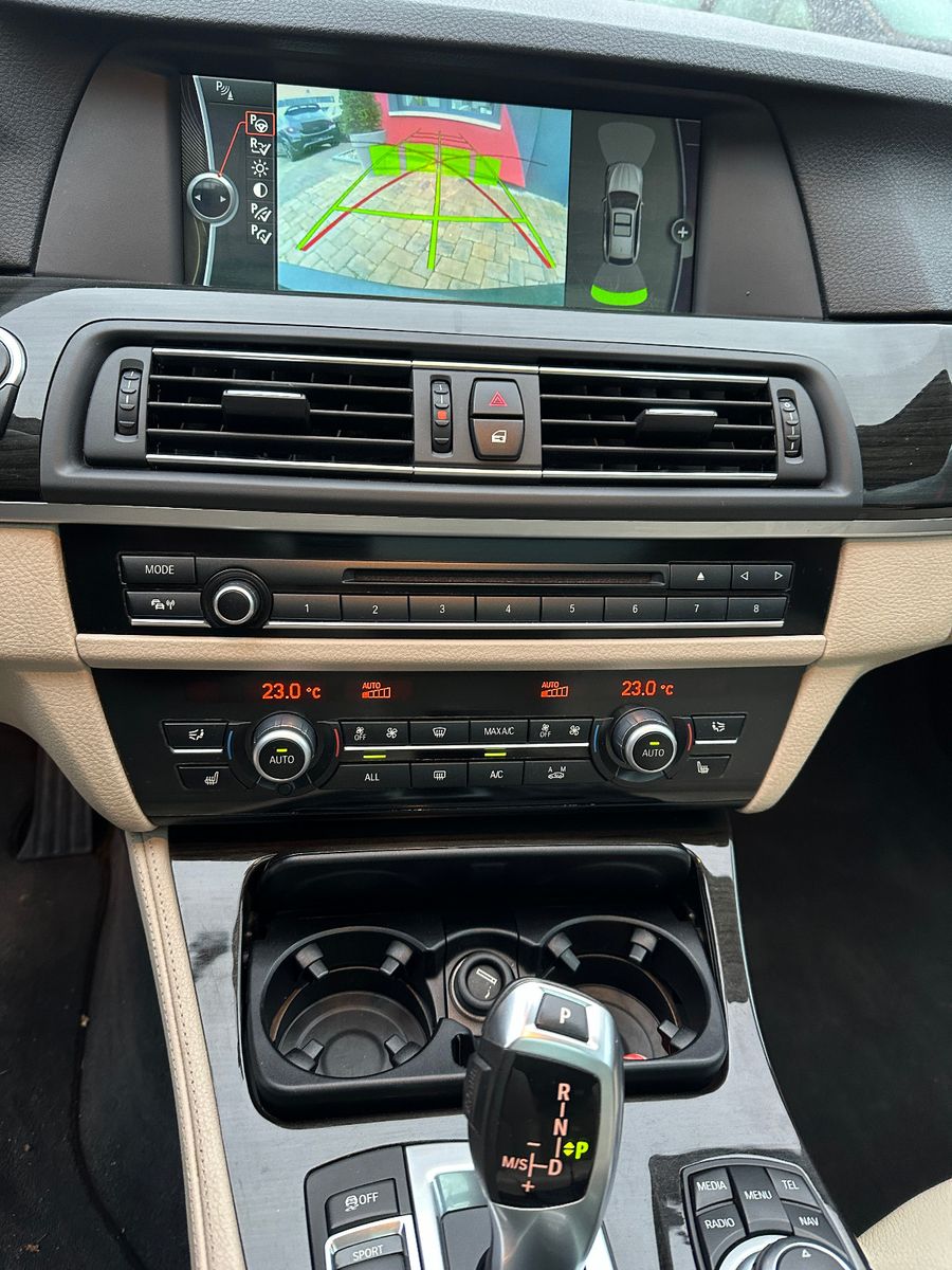 Fahrzeugabbildung BMW 535d 313 PS HU neu Leder Pano Sport SH Navi HU