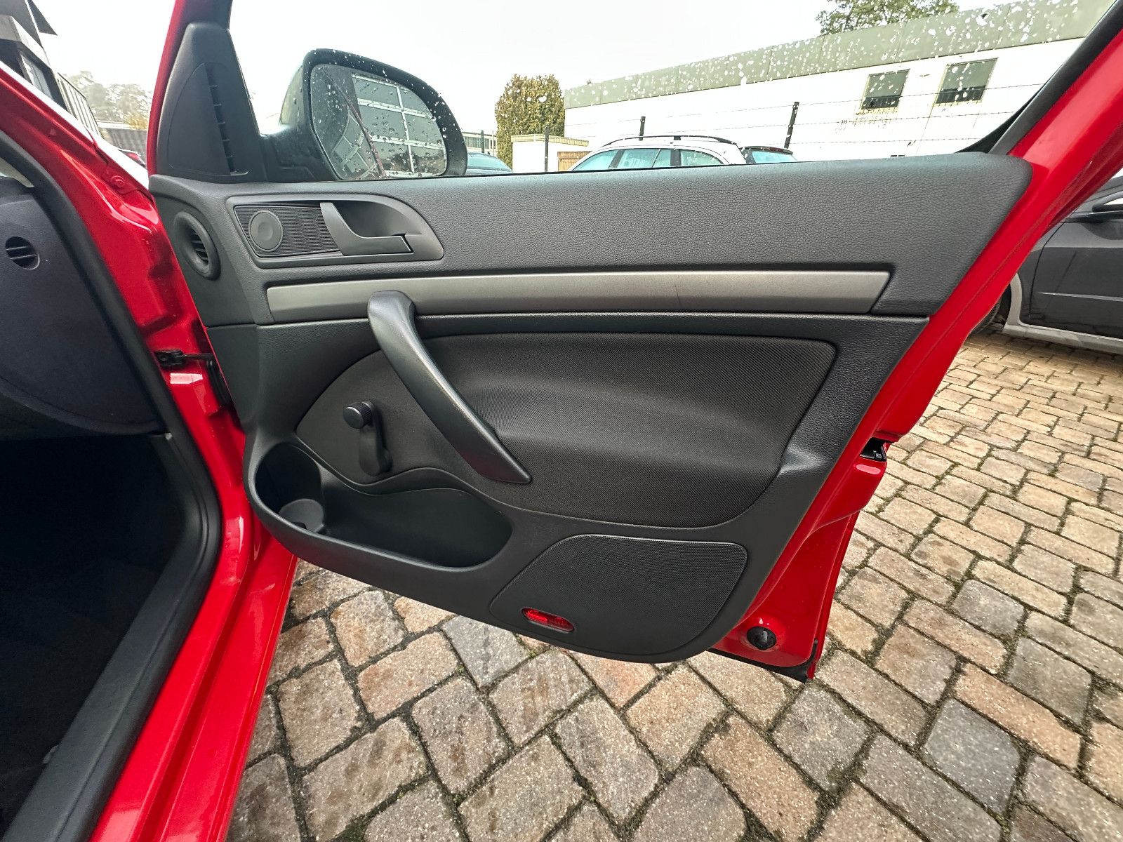 Fahrzeugabbildung Skoda Octavia Combi 1.4 80 PS HU neu Klima