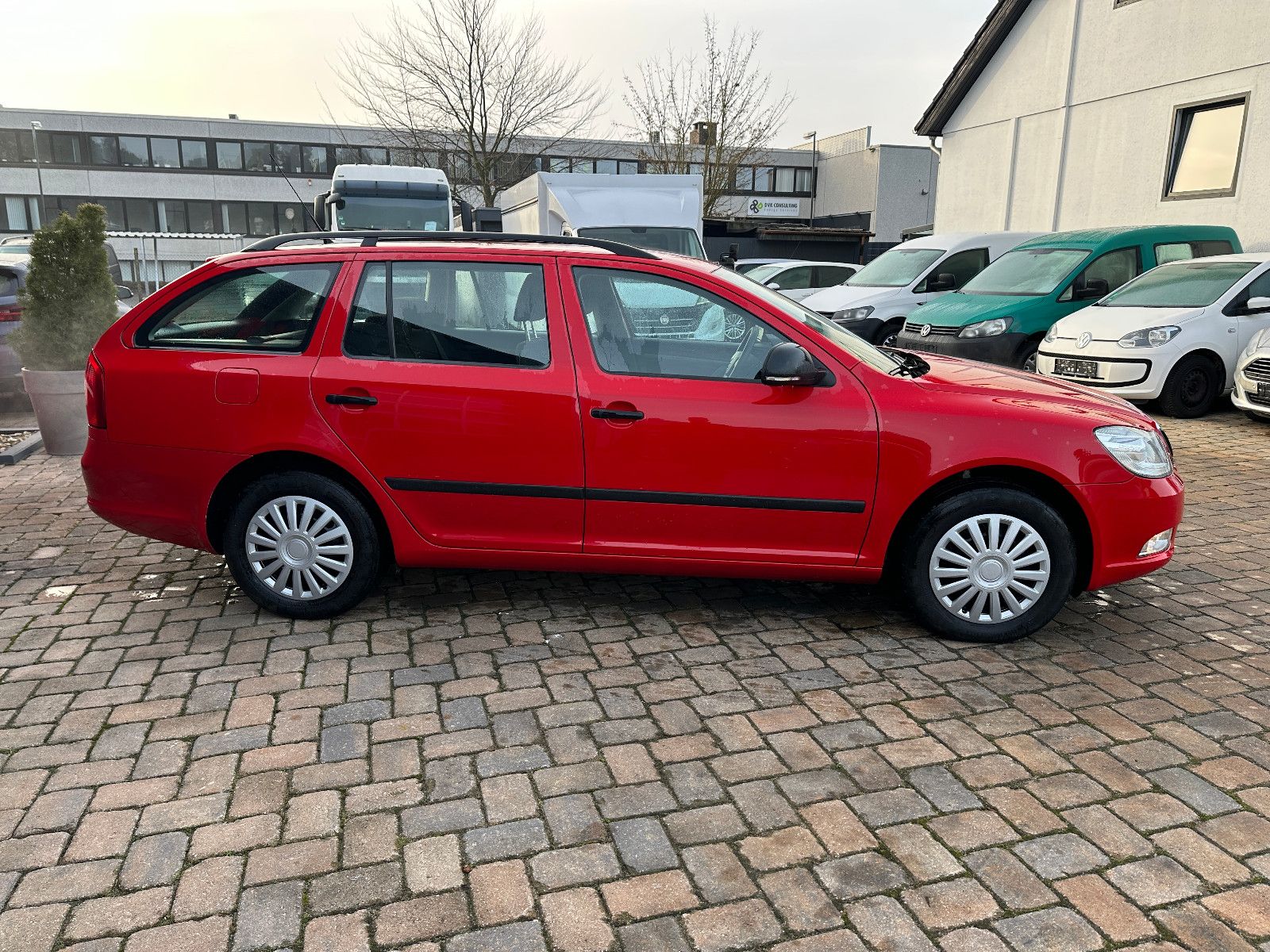 Fahrzeugabbildung Skoda Octavia Combi 1.4 80 PS HU neu Klima