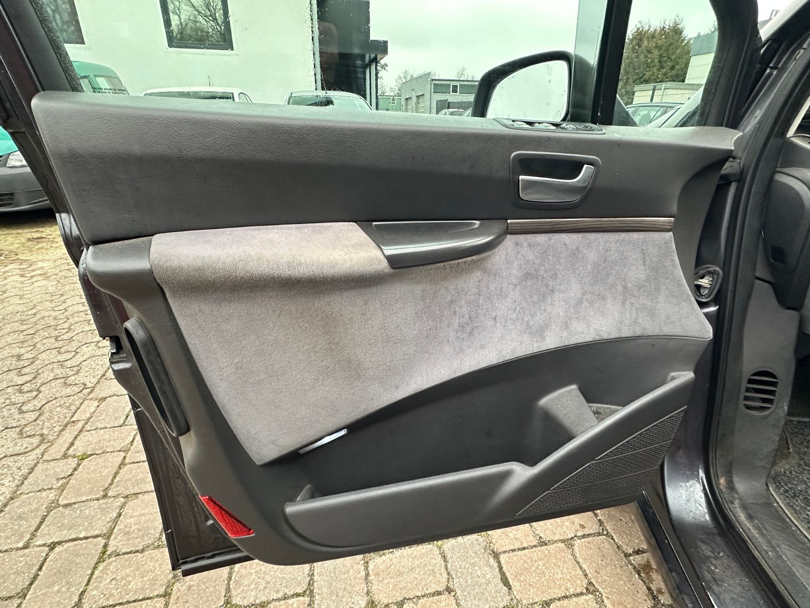 Fahrzeugabbildung Citroën C8 2.0 16V Comfort 140 PS Tüv neu Klima 6 Sitze