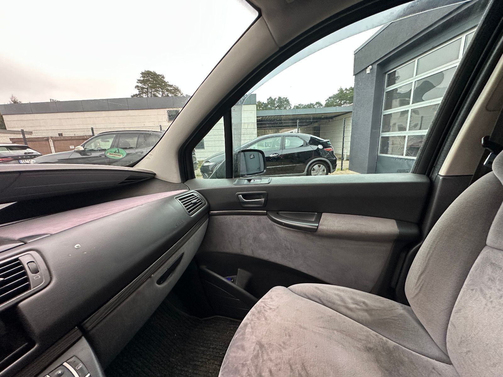 Fahrzeugabbildung Citroën C8 2.0 16V Comfort 140 PS Tüv neu Klima 6 Sitze