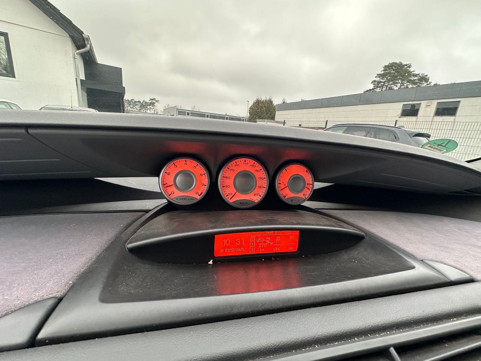 Fahrzeugabbildung Citroën C8 2.0 16V Comfort 140 PS Tüv neu Klima 6 Sitze