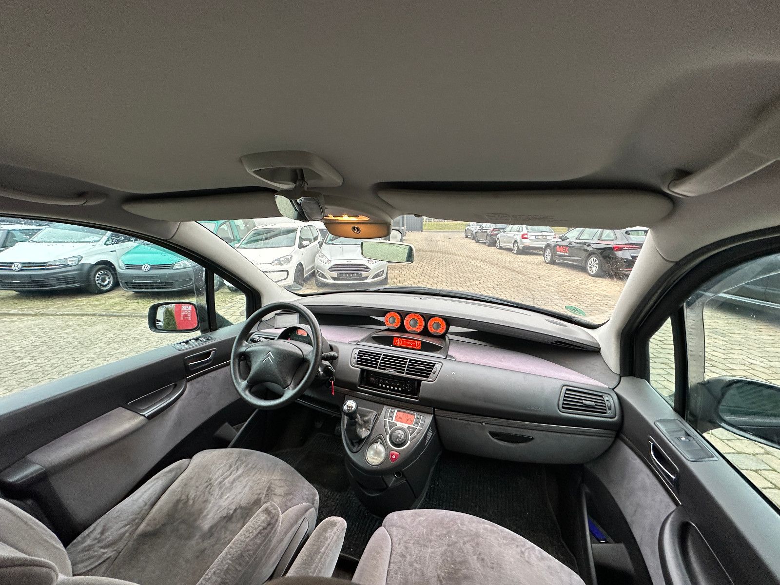 Fahrzeugabbildung Citroën C8 2.0 16V Comfort 140 PS Tüv neu Klima 6 Sitze