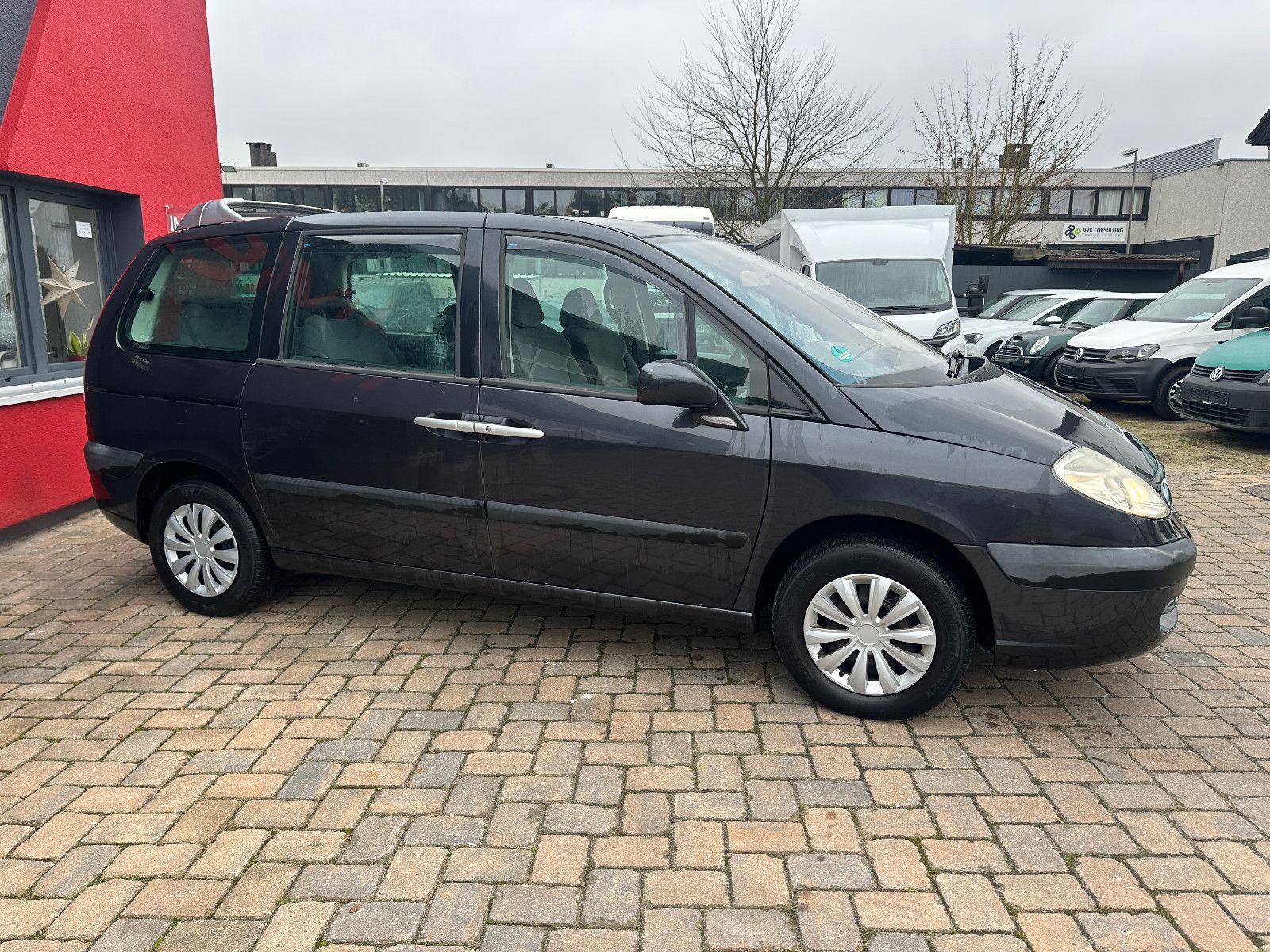 Fahrzeugabbildung Citroën C8 2.0 16V Comfort 140 PS Tüv neu Klima 6 Sitze