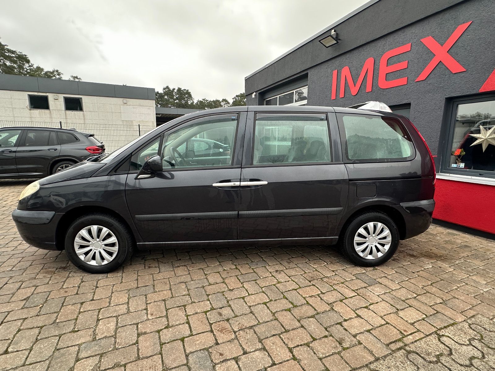 Fahrzeugabbildung Citroën C8 2.0 16V Comfort 140 PS Tüv neu Klima 6 Sitze