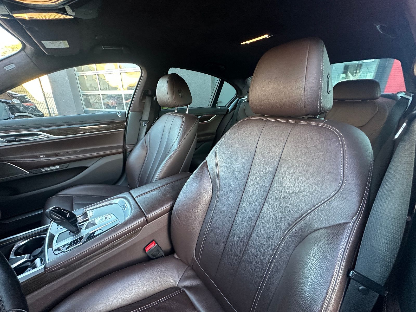 Fahrzeugabbildung BMW 740 d xDrive 320 PS M-Paket HUD DAB LED Leder