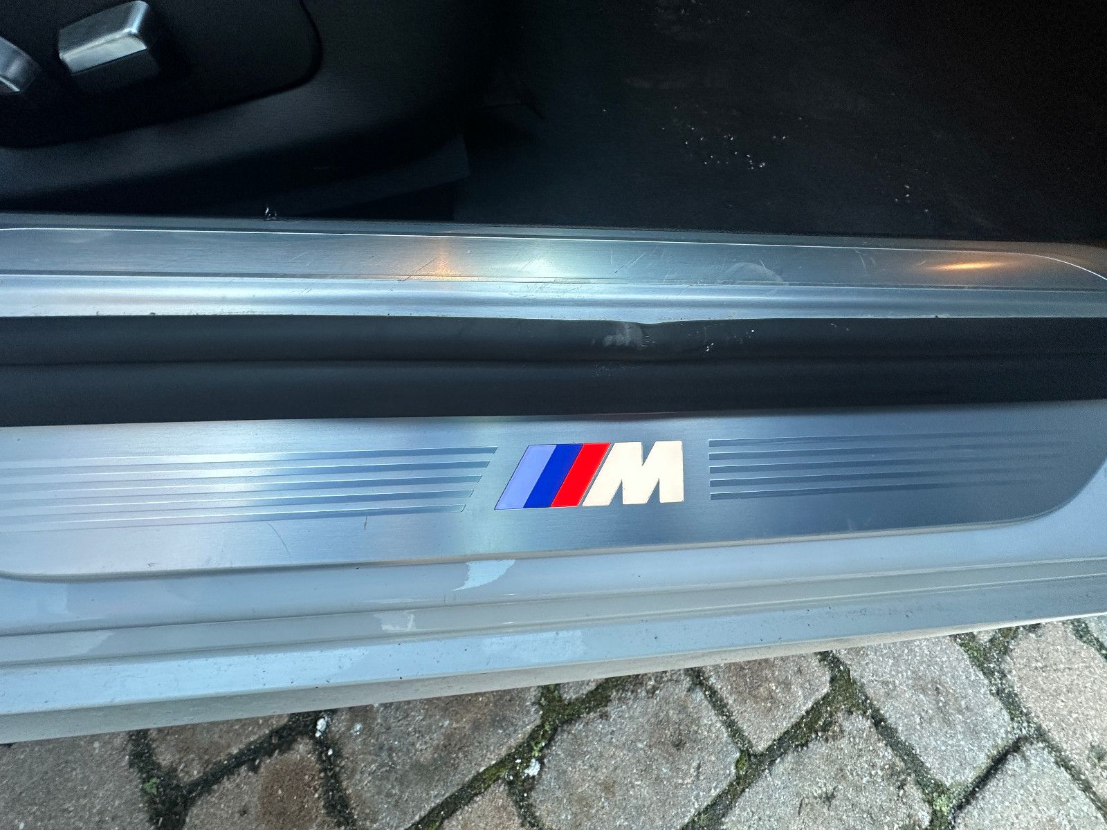 Fahrzeugabbildung BMW 740 d xDrive 320 PS M-Paket HUD DAB LED Leder