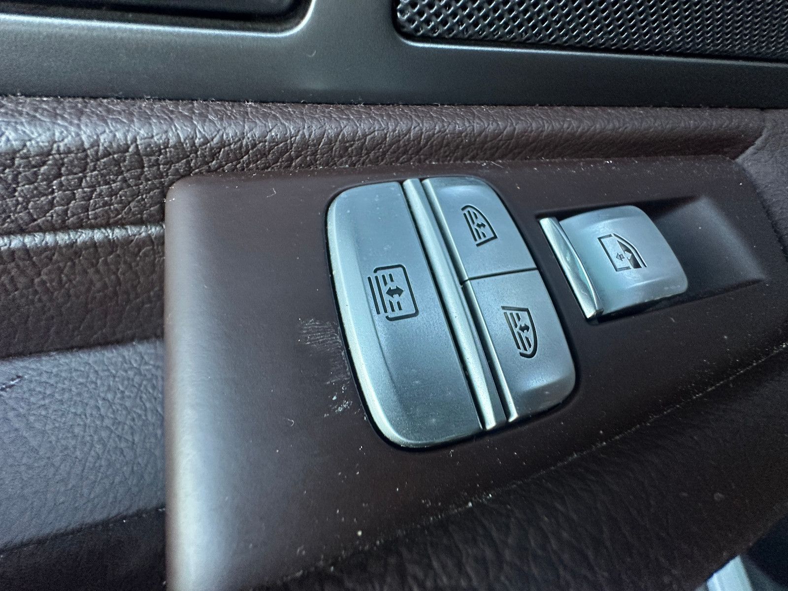 Fahrzeugabbildung BMW 740 d xDrive 320 PS M-Paket HUD DAB LED Leder