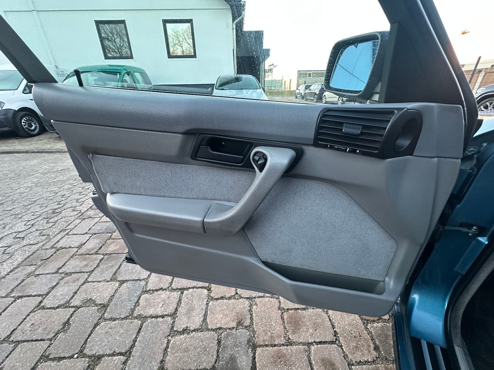Fahrzeugabbildung BMW 525i 2.5 193 PS Tüv 11/27 Autom. H-Kennzeichen