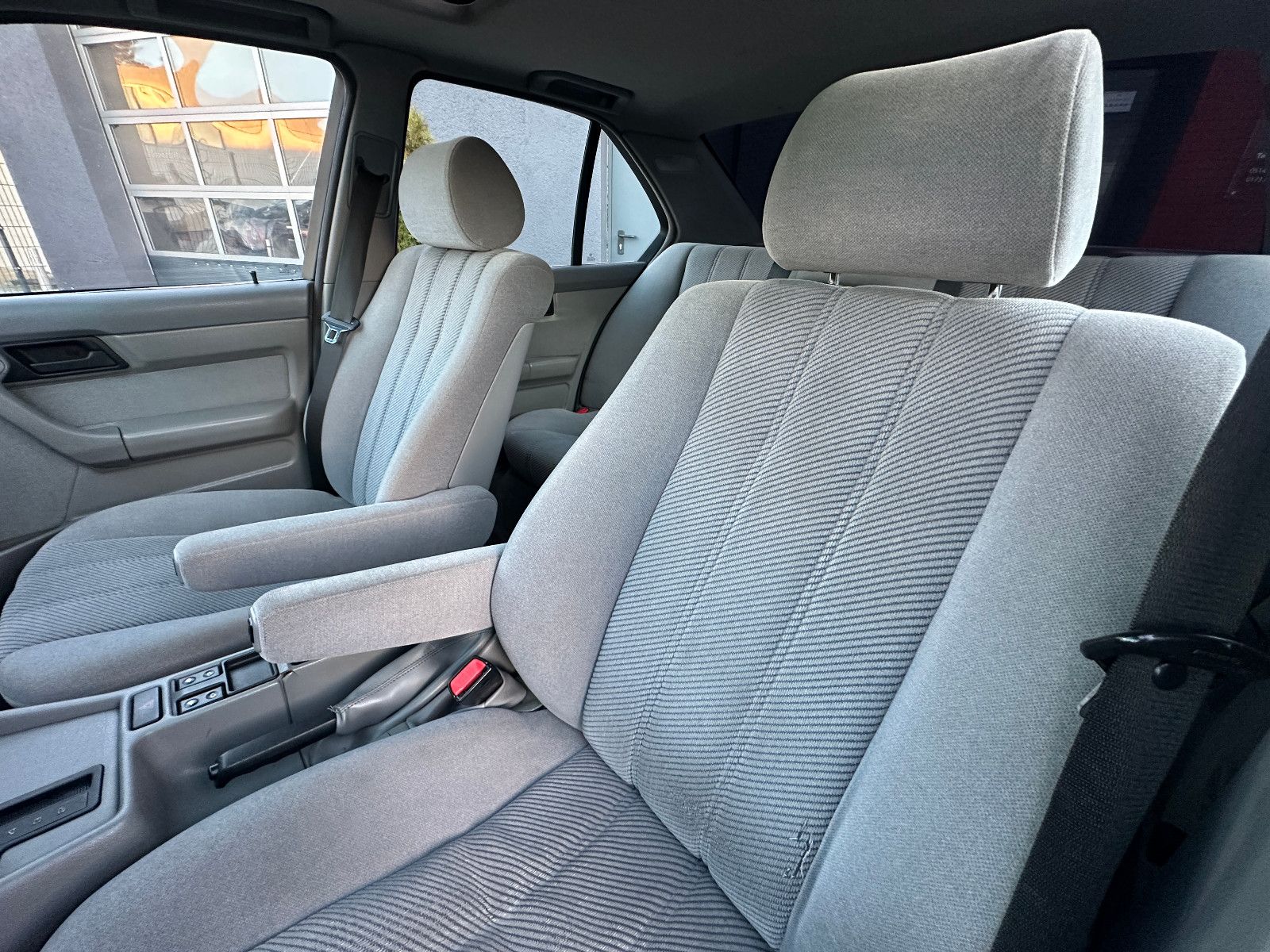 Fahrzeugabbildung BMW 525i 2.5 193 PS Tüv 11/27 Autom. H-Kennzeichen