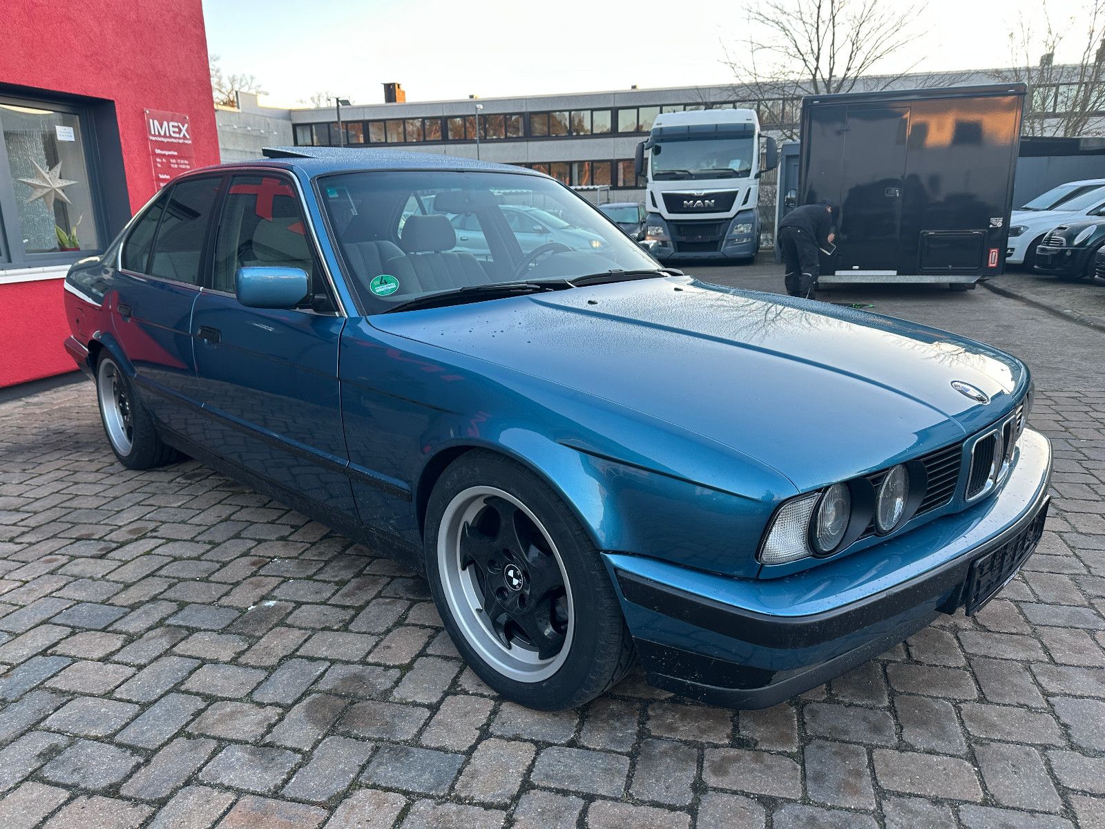 Fahrzeugabbildung BMW 525i 2.5 193 PS Tüv 11/27 Autom. H-Kennzeichen