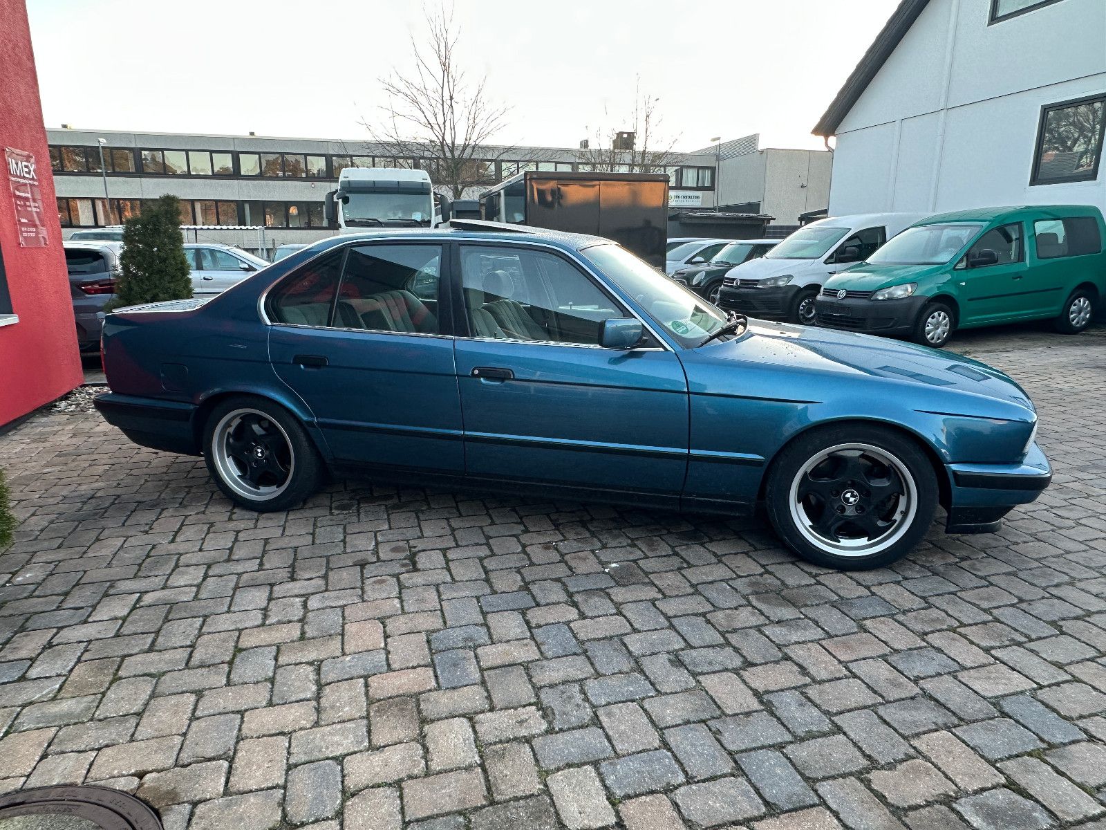 Fahrzeugabbildung BMW 525i 2.5 193 PS Tüv 11/27 Autom. H-Kennzeichen