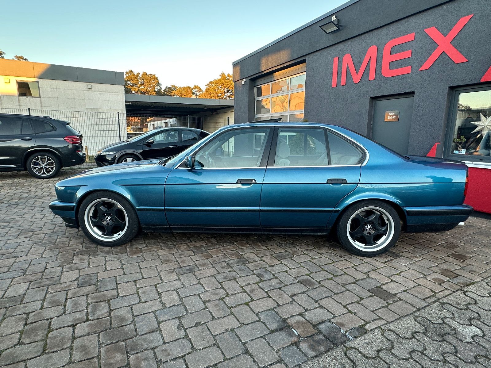 Fahrzeugabbildung BMW 525i 2.5 193 PS Tüv 11/27 Autom. H-Kennzeichen