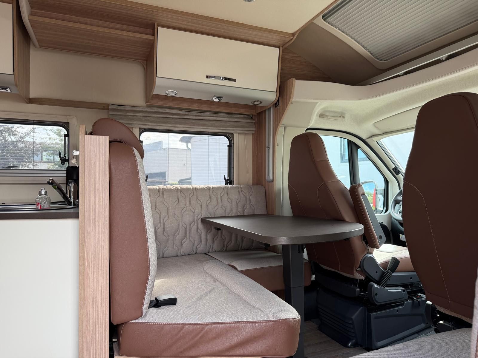 Fahrzeugabbildung Bürstner IXEO IT 726 G Einzel.&Hubbett SAT+TV Klima Kam.