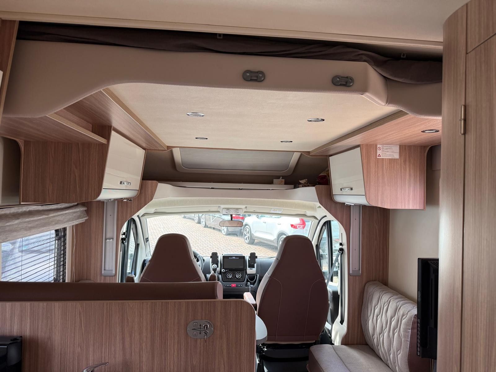 Fahrzeugabbildung Bürstner IXEO IT 726 G Einzel.&Hubbett SAT+TV Klima Kam.