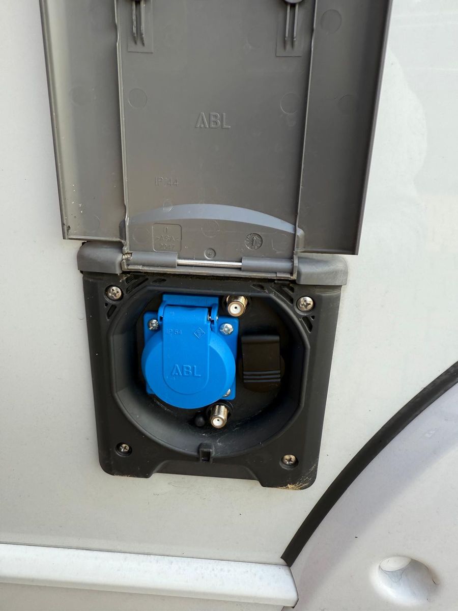 Fahrzeugabbildung Bürstner IXEO IT 726 G Einzel.&Hubbett SAT+TV Klima Kam.