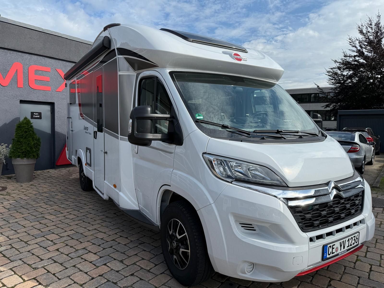 Fahrzeugabbildung Bürstner IXEO IT 726 G Einzel.&Hubbett SAT+TV Klima Kam.