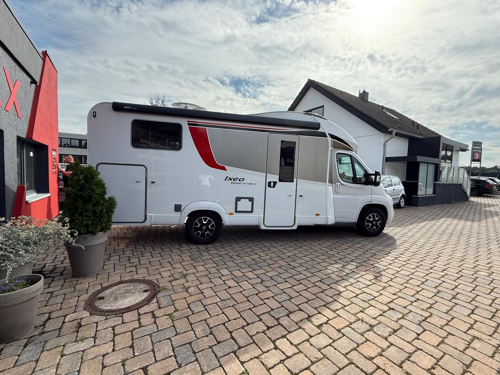 Fahrzeugabbildung Bürstner IXEO IT 726 G Einzel.&Hubbett SAT+TV Klima Kam.