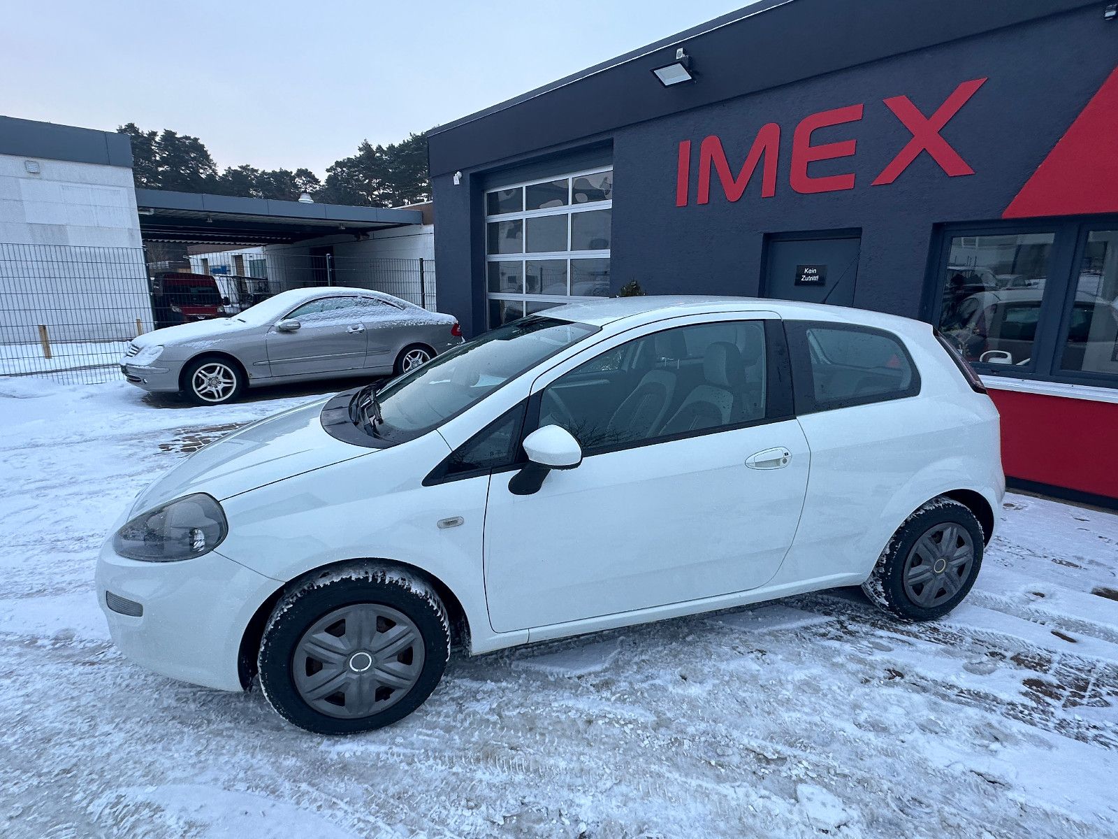 Fahrzeugabbildung Fiat Punto Pop 1.2 70 PS HU neu Klima 62tkm !!!!