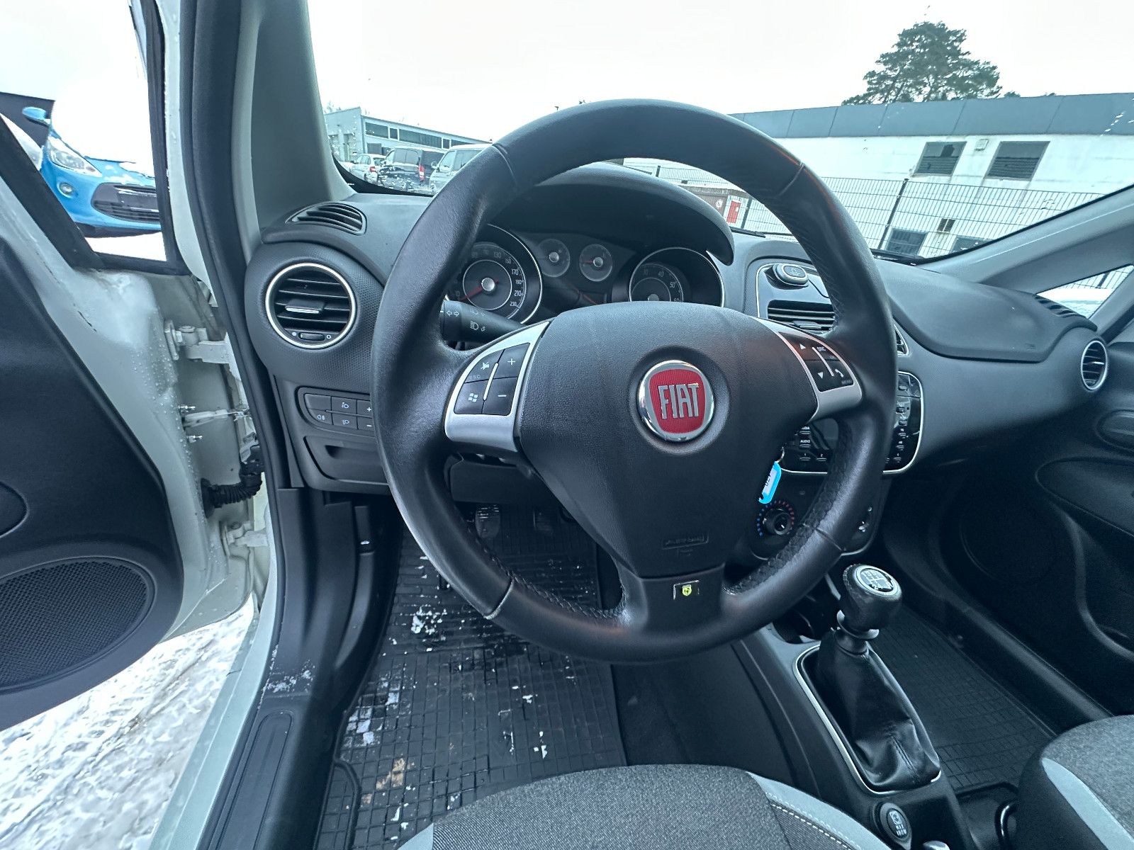 Fahrzeugabbildung Fiat Punto Pop 1.2 70 PS HU neu Klima 62tkm !!!!