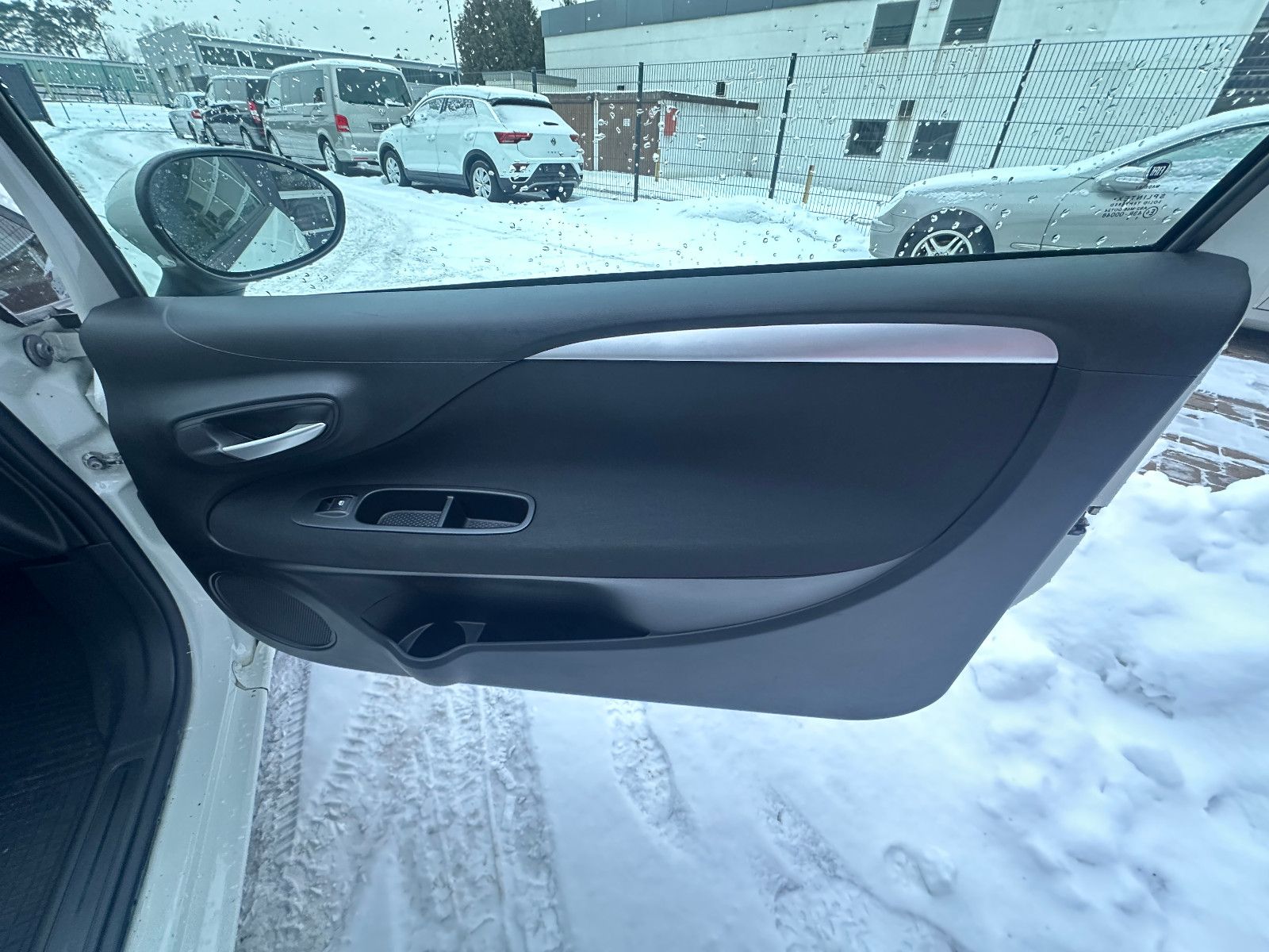 Fahrzeugabbildung Fiat Punto Pop 1.2 70 PS HU neu Klima 62tkm !!!!