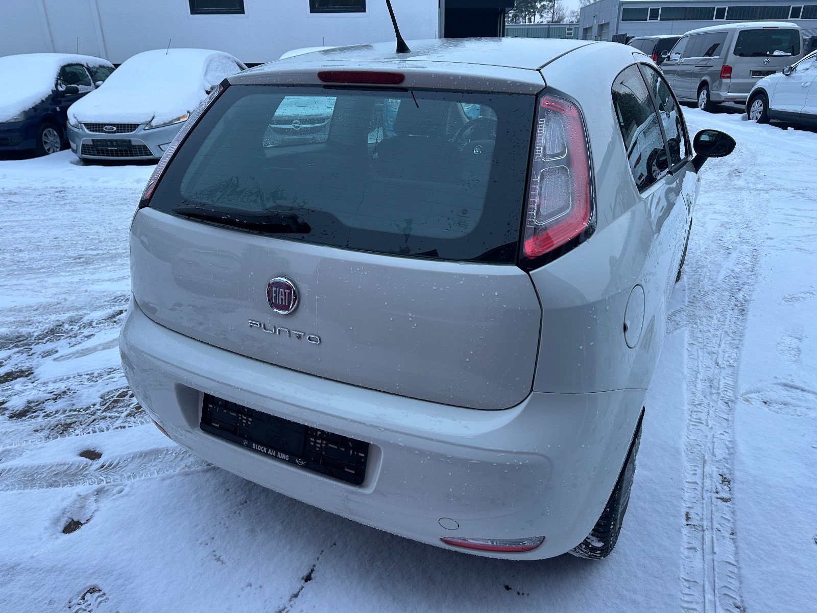Fahrzeugabbildung Fiat Punto Pop 1.2 70 PS HU neu Klima 62tkm !!!!