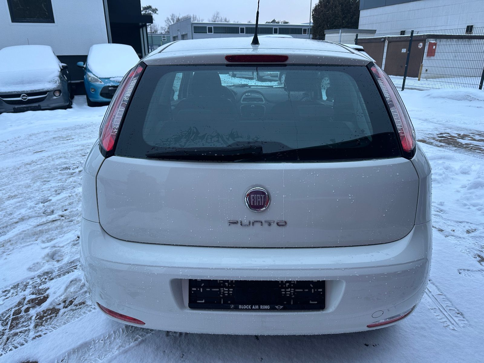 Fahrzeugabbildung Fiat Punto Pop 1.2 70 PS HU neu Klima 62tkm !!!!