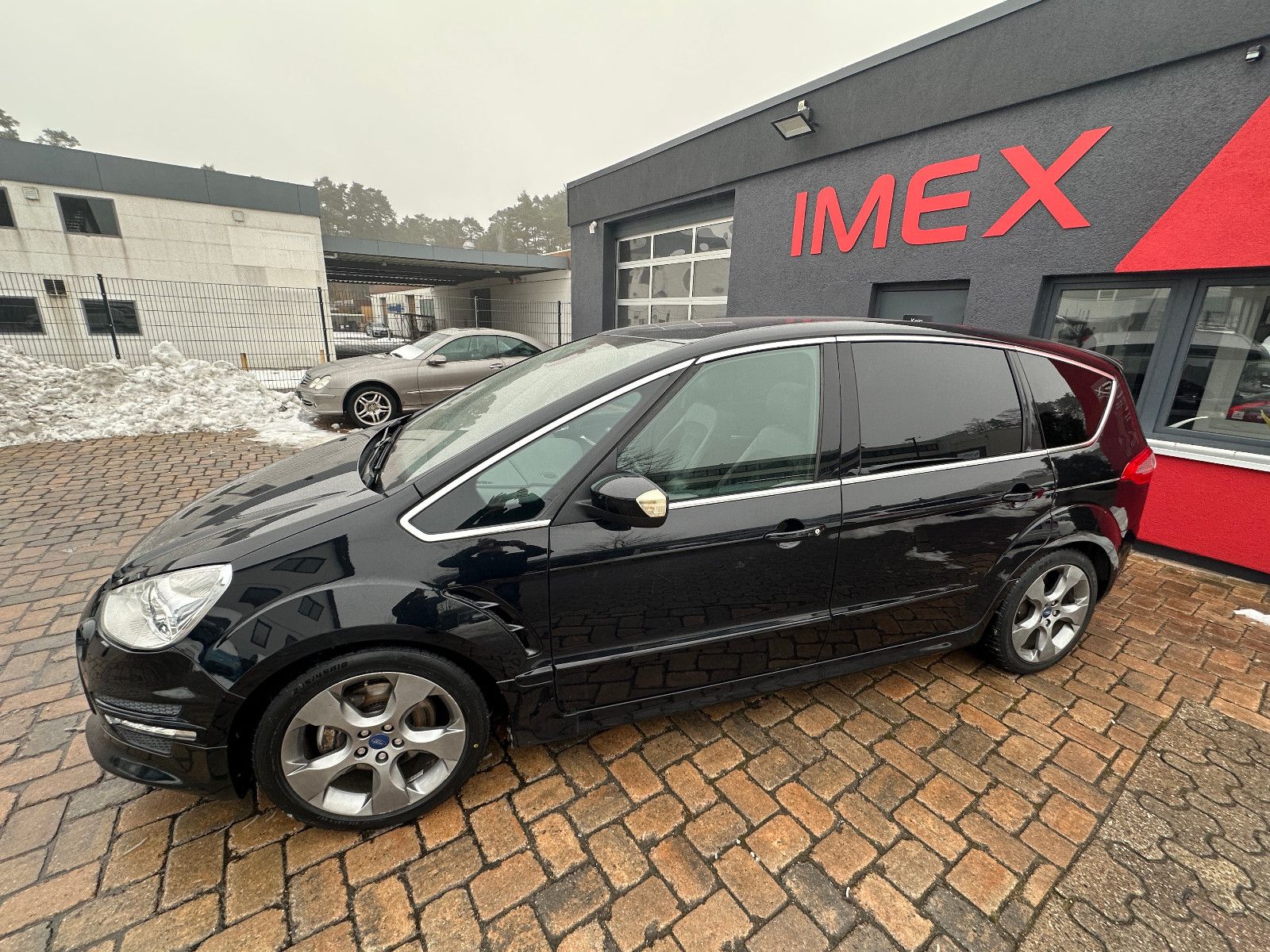 Fahrzeugabbildung Ford S-Max Titanium S 2.0 239 PS HU neu Pano Autom.