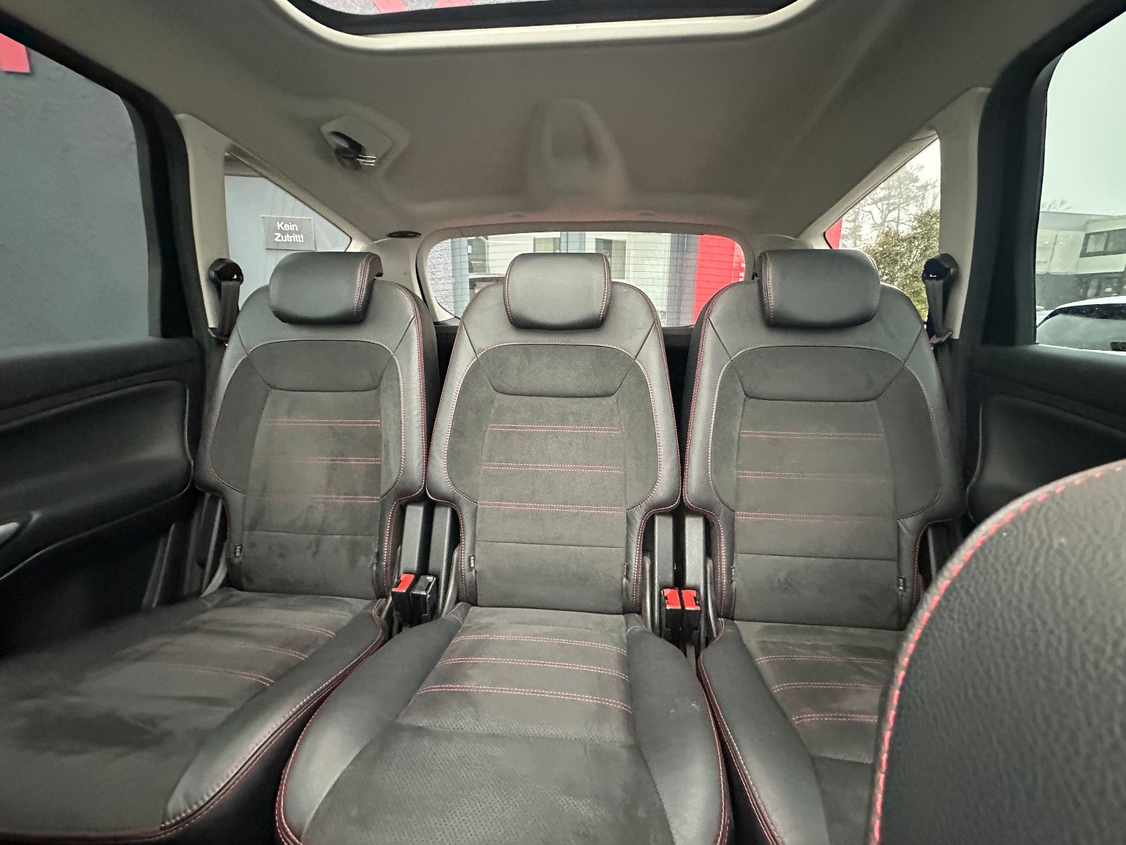 Fahrzeugabbildung Ford S-Max Titanium S 2.0 239 PS HU neu Pano Autom.