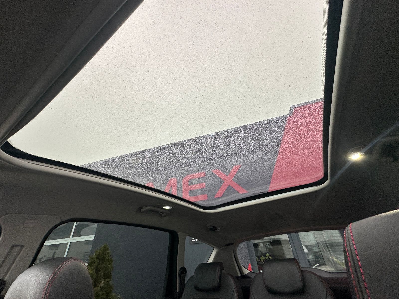 Fahrzeugabbildung Ford S-Max Titanium S 2.0 239 PS HU neu Pano Autom.