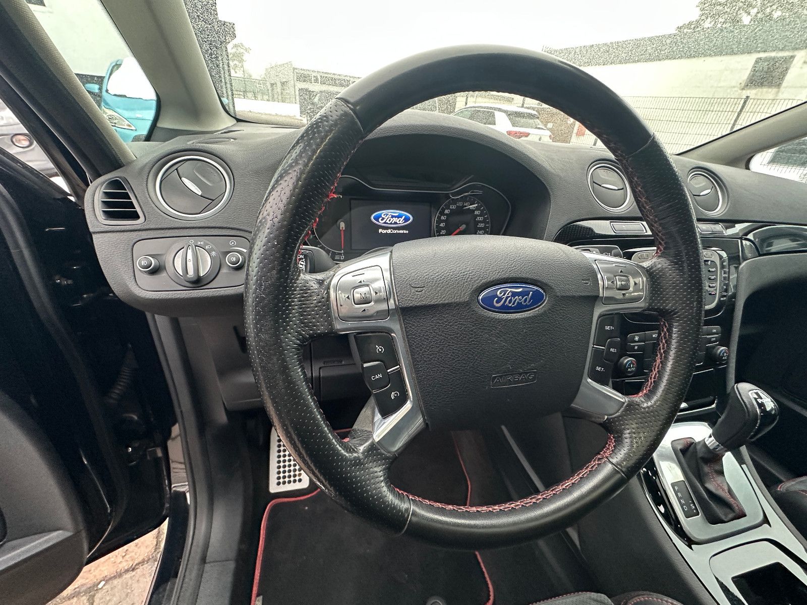 Fahrzeugabbildung Ford S-Max Titanium S 2.0 239 PS HU neu Pano Autom.