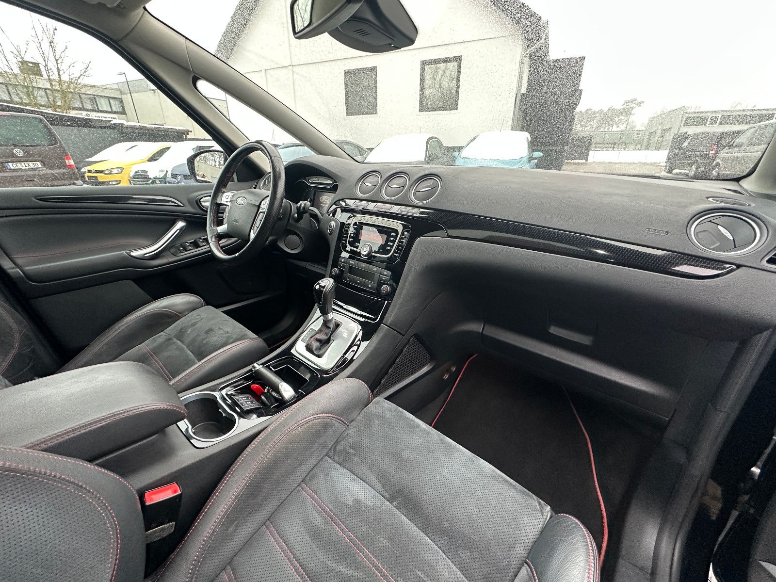 Fahrzeugabbildung Ford S-Max Titanium S 2.0 239 PS HU neu Pano Autom.